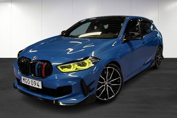 BMW M135 i xDrive Steptronic | M-Sport | Navi | HUD | H&K | Läder - 2020