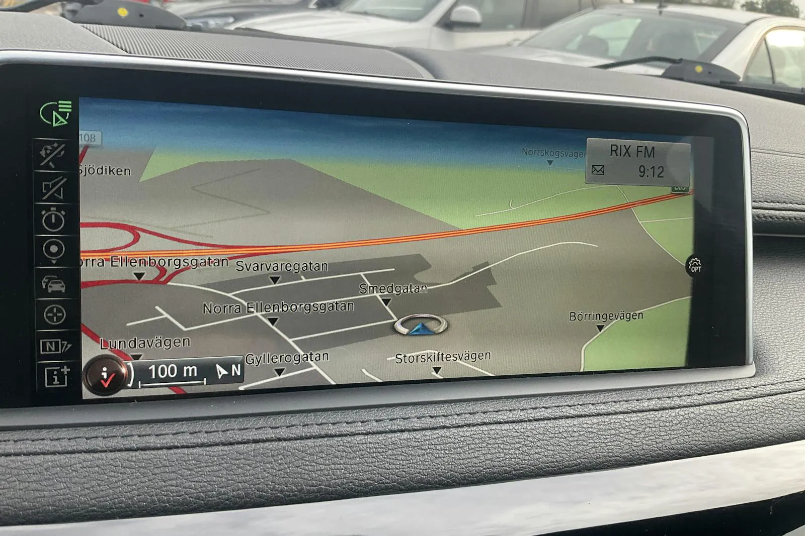 Vehicle image 10