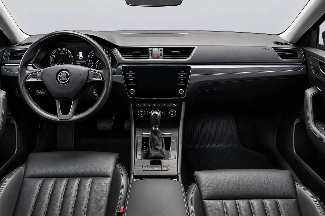Vehicle image 14