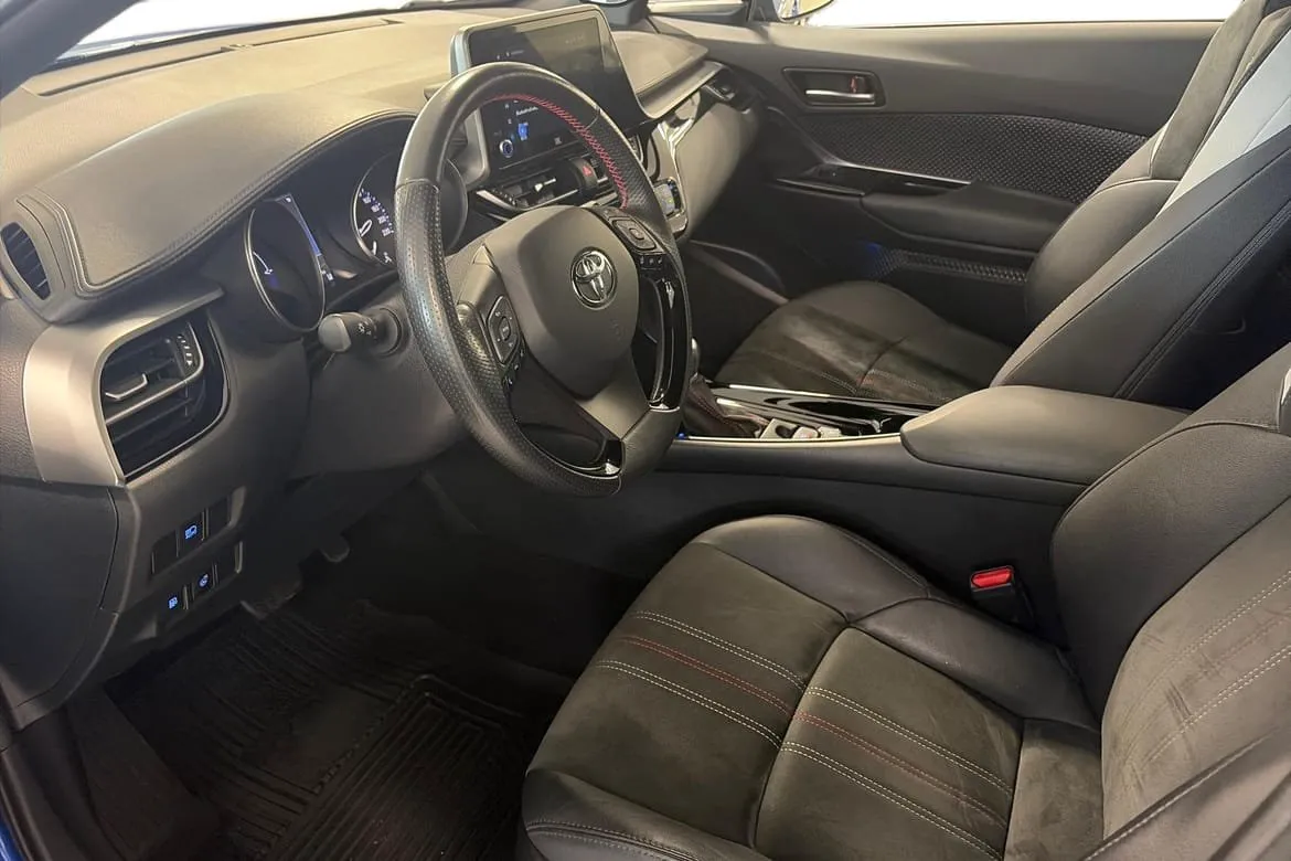 Vehicle image 9
