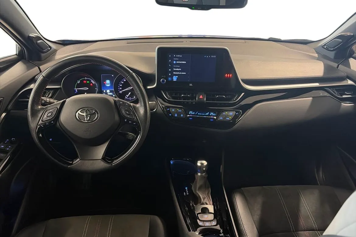 Vehicle image 7