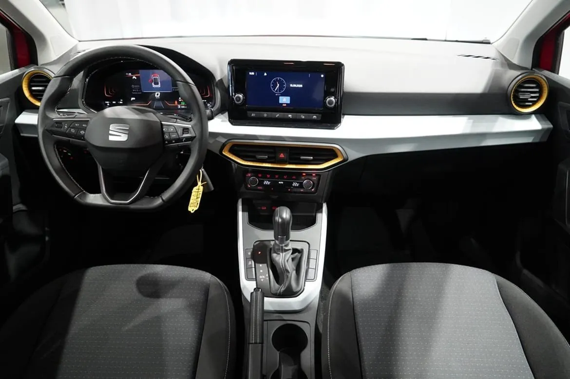 Vehicle image 10
