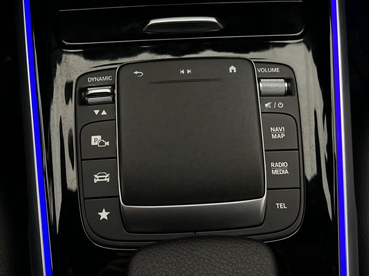 Vehicle image 28