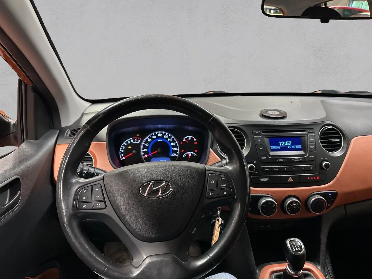 Vehicle image 11