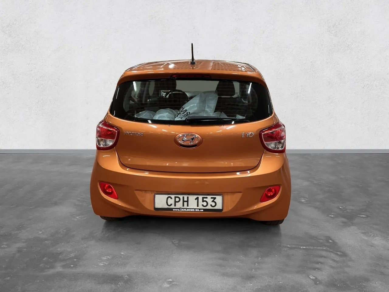 Vehicle image 3