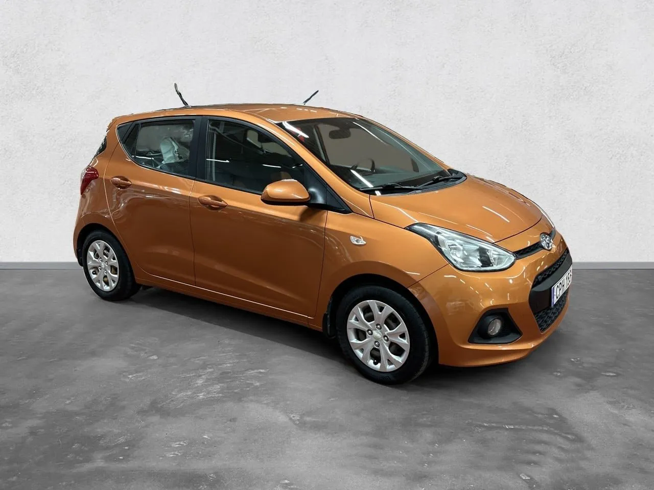 Vehicle image 6