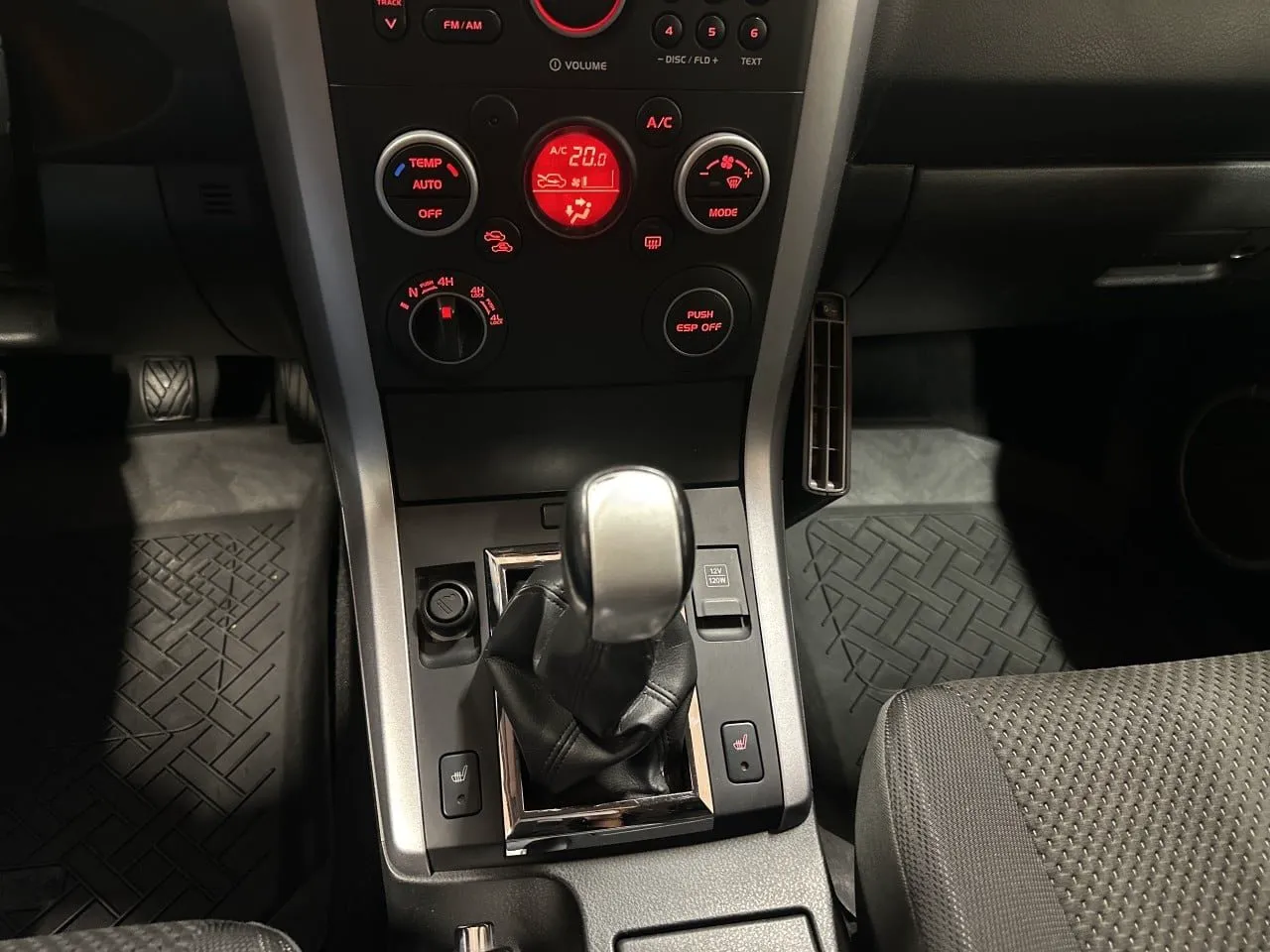 Vehicle image 14