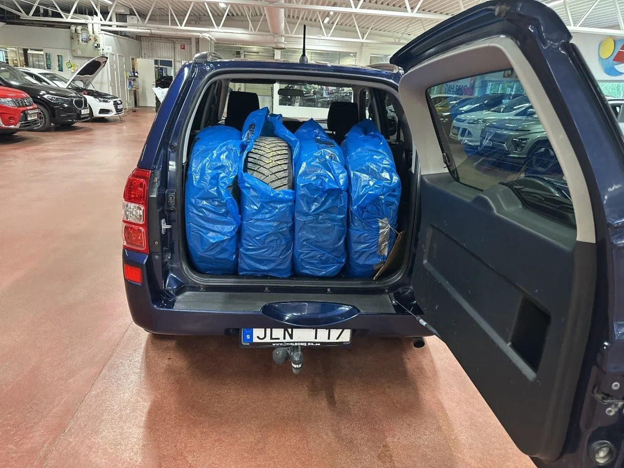 Vehicle image 8