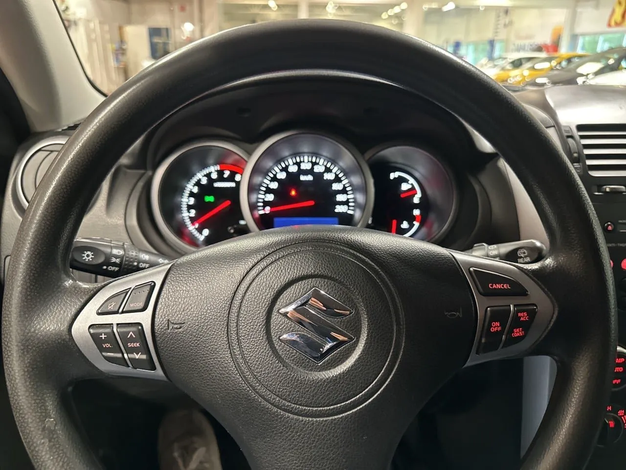 Vehicle image 13