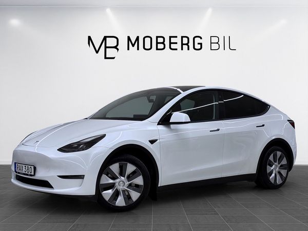 Tesla Model Y Long Range AWD 514hk Pano Läder Drag B-Kamera - 2024