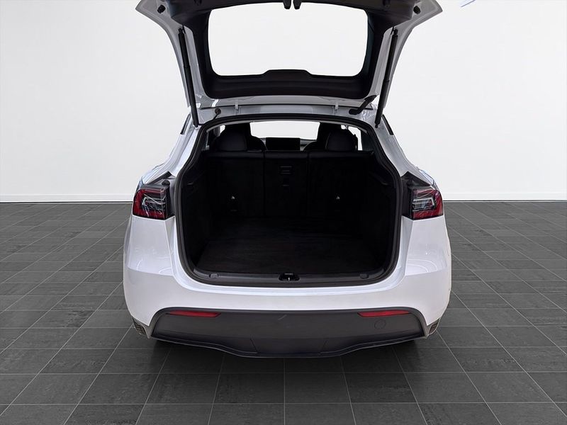 Tesla Model Y bild 9