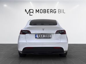 Tesla Model Y bild 8