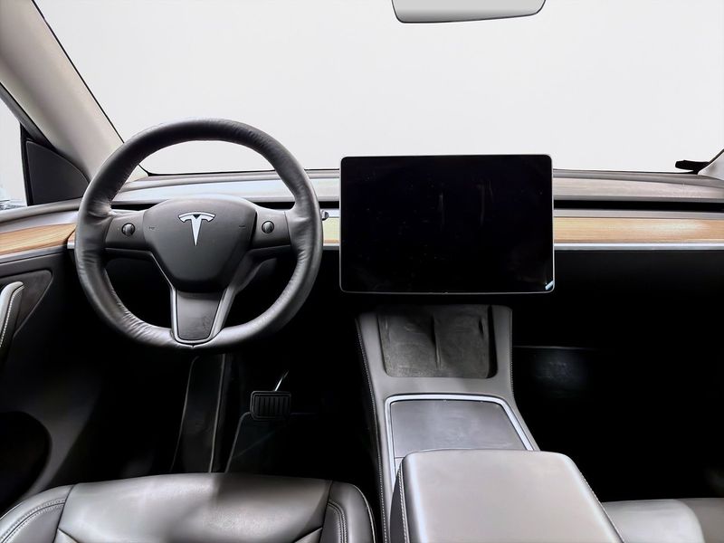 Tesla Model Y bild 15
