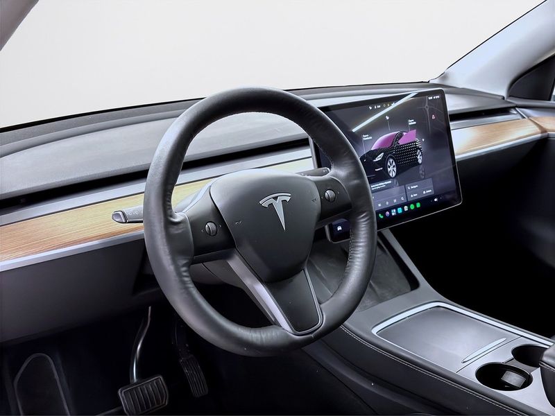 Tesla Model Y bild 13