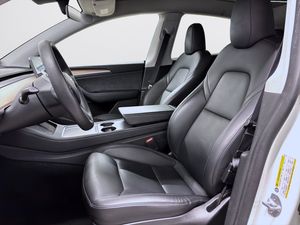 Tesla Model Y bild 12