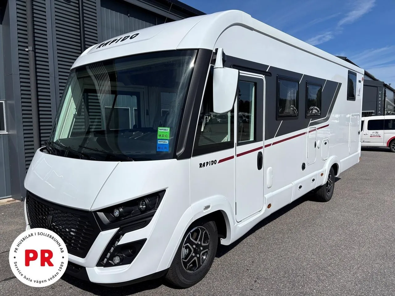 Vehicle image 13