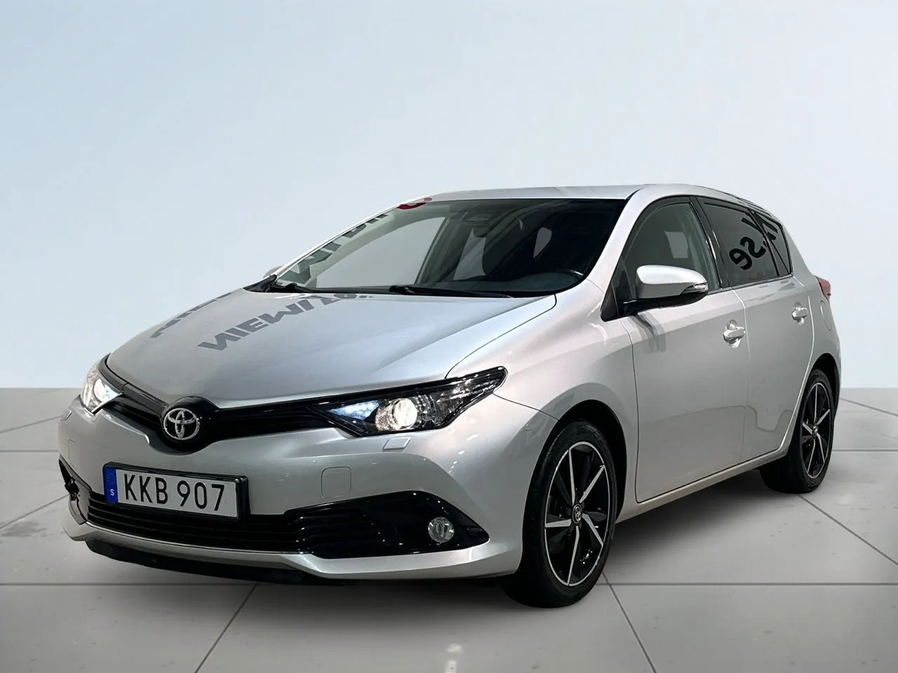Vehicle image 15