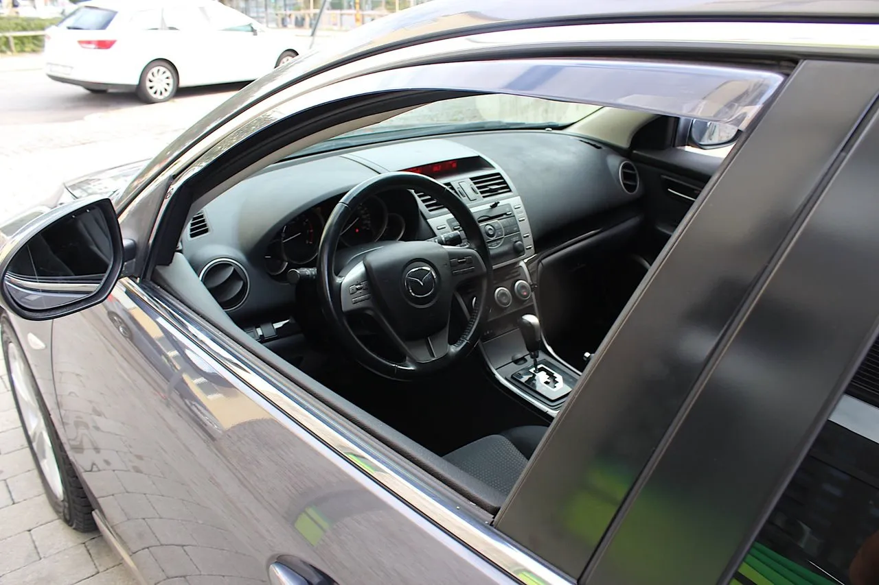 Vehicle image 21