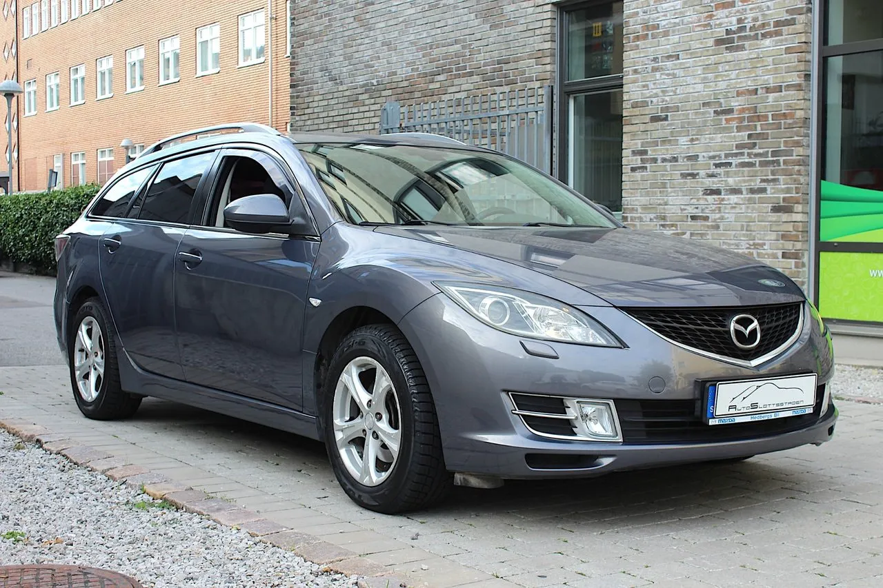 Vehicle image 6