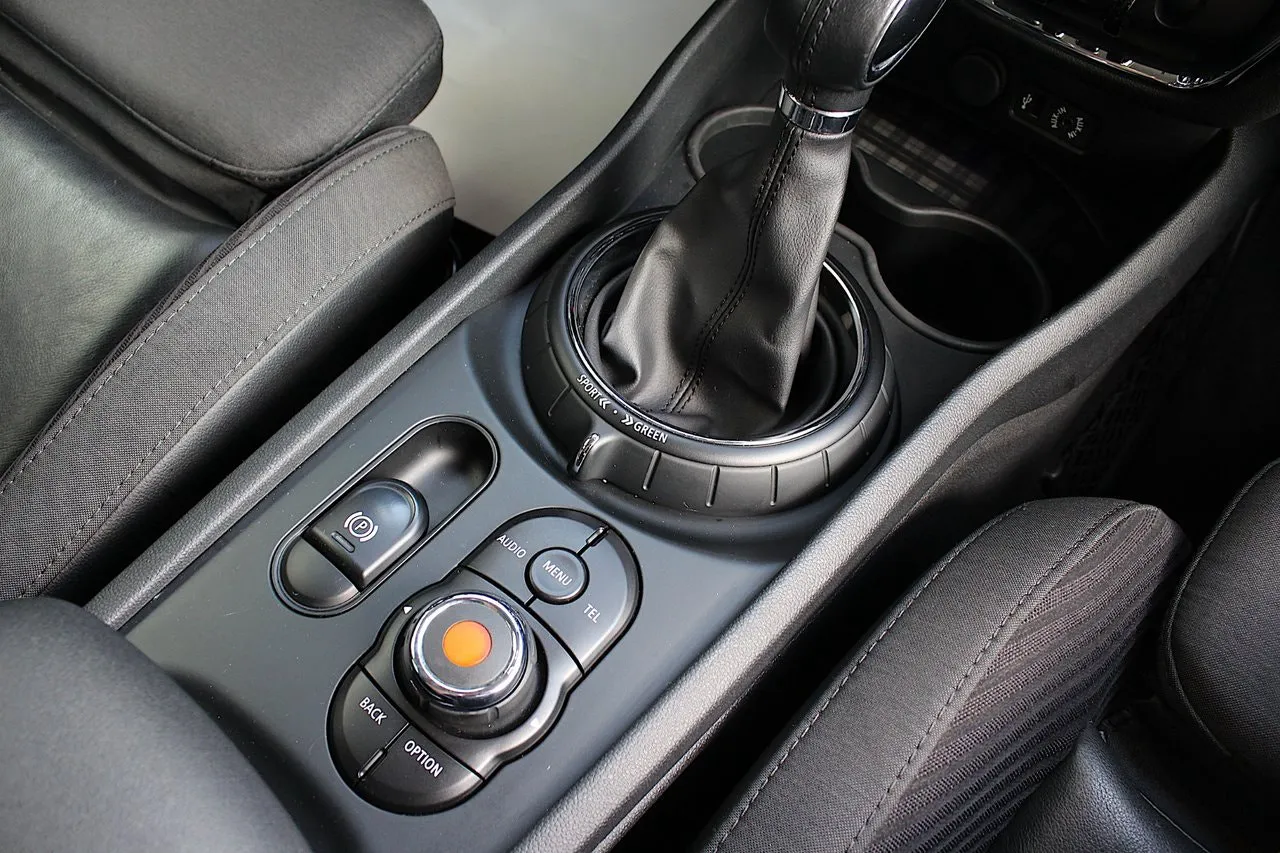 Vehicle image 28