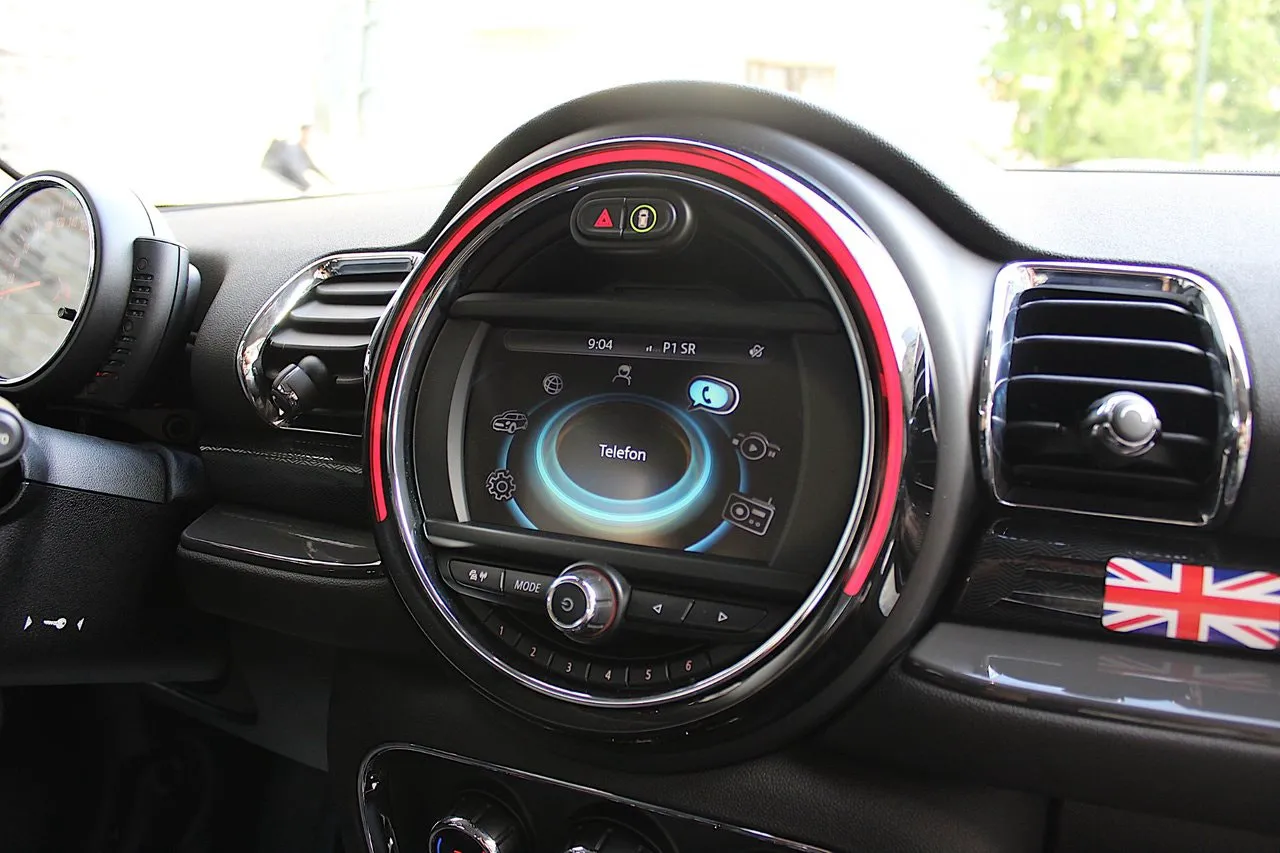 Vehicle image 30