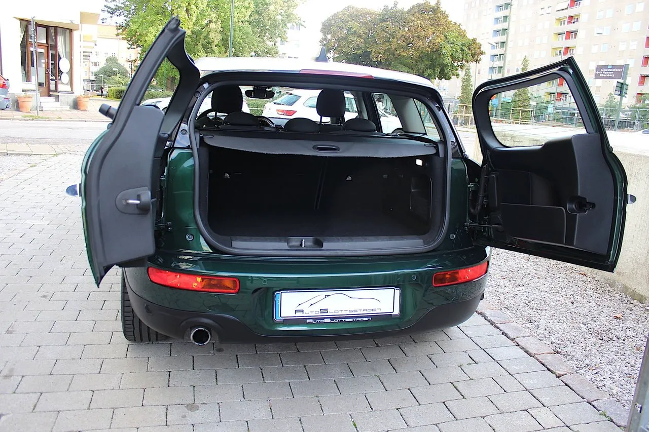 Vehicle image 18