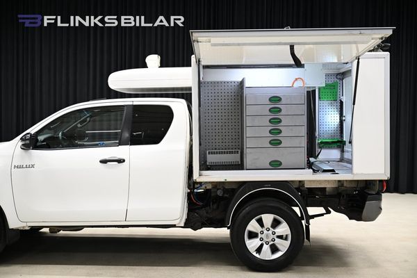 Toyota Hilux AWD 150HK Servicebil|Inredd|Omvandlare|Solceller|SeUTR! - 2020