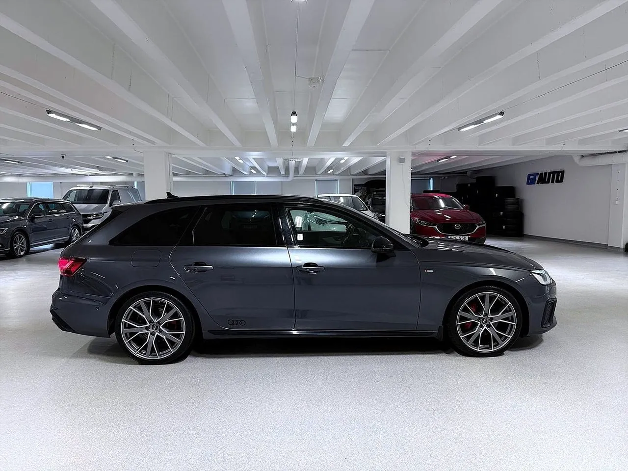 Vehicle image 3