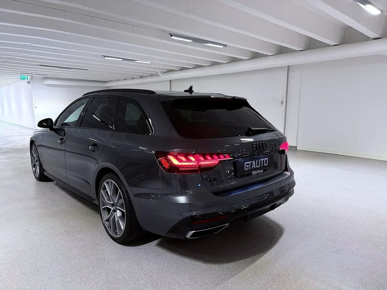 Vehicle image 6