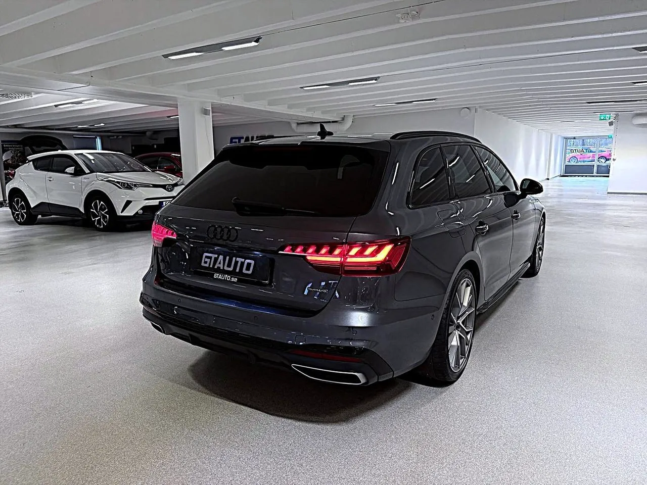 Vehicle image 4
