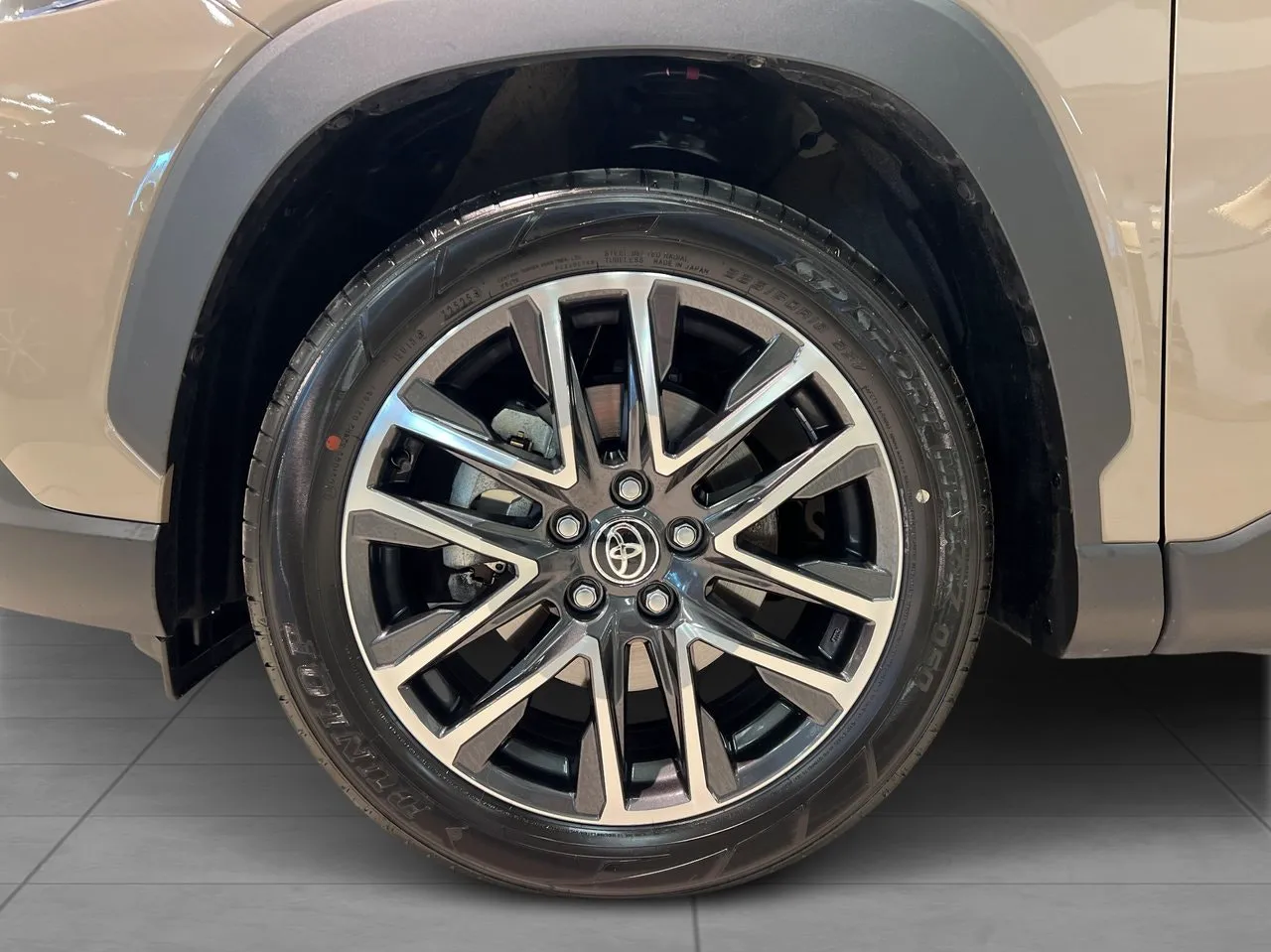 Vehicle image 15