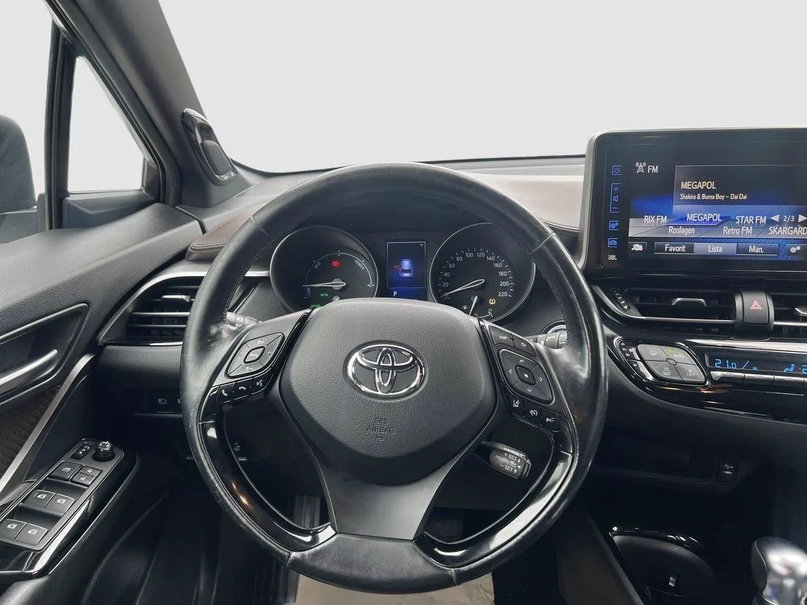 Vehicle image 8