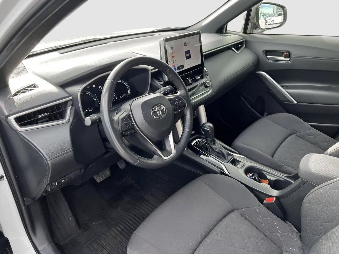 Vehicle image 9