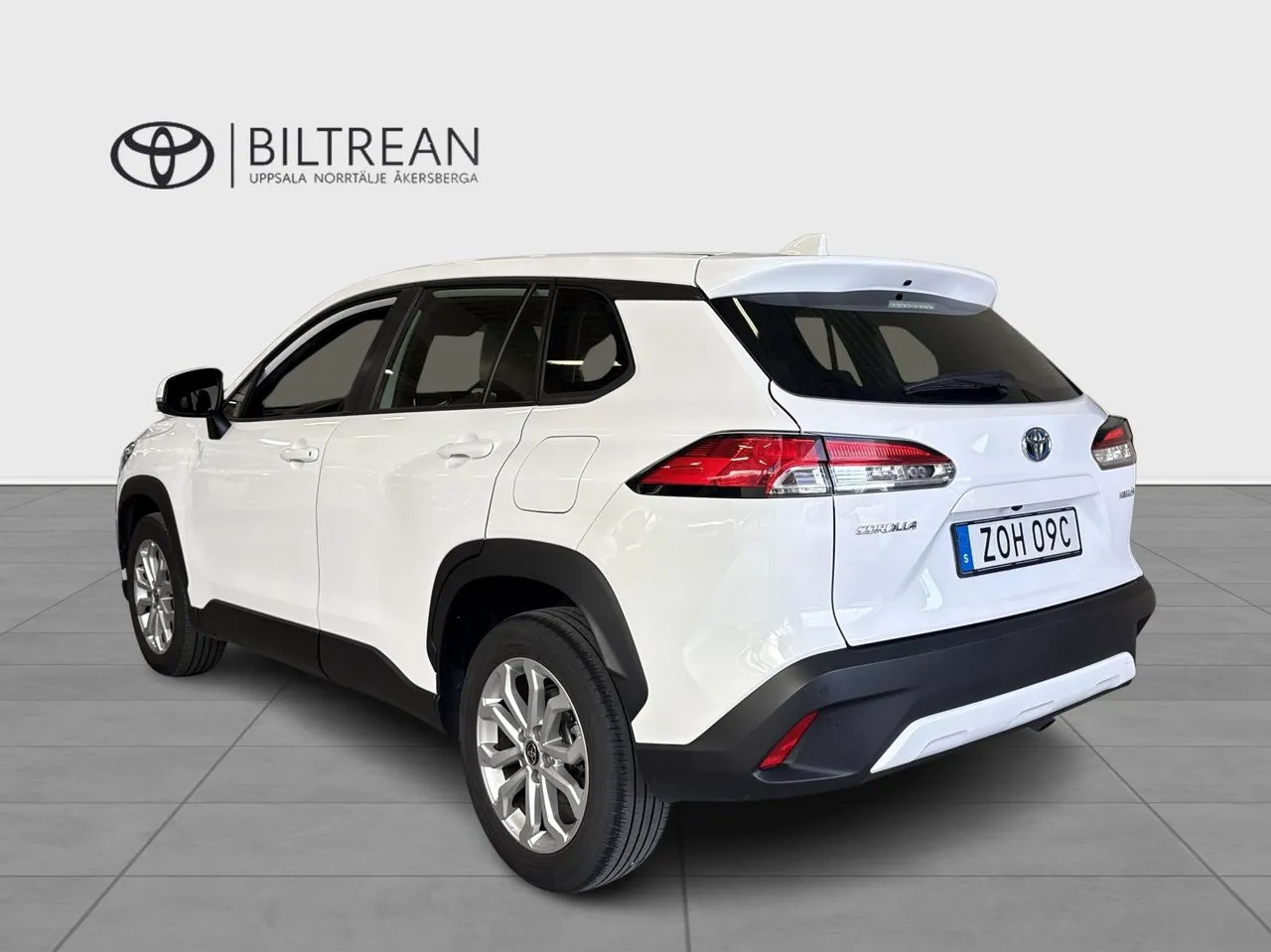 Vehicle image 3
