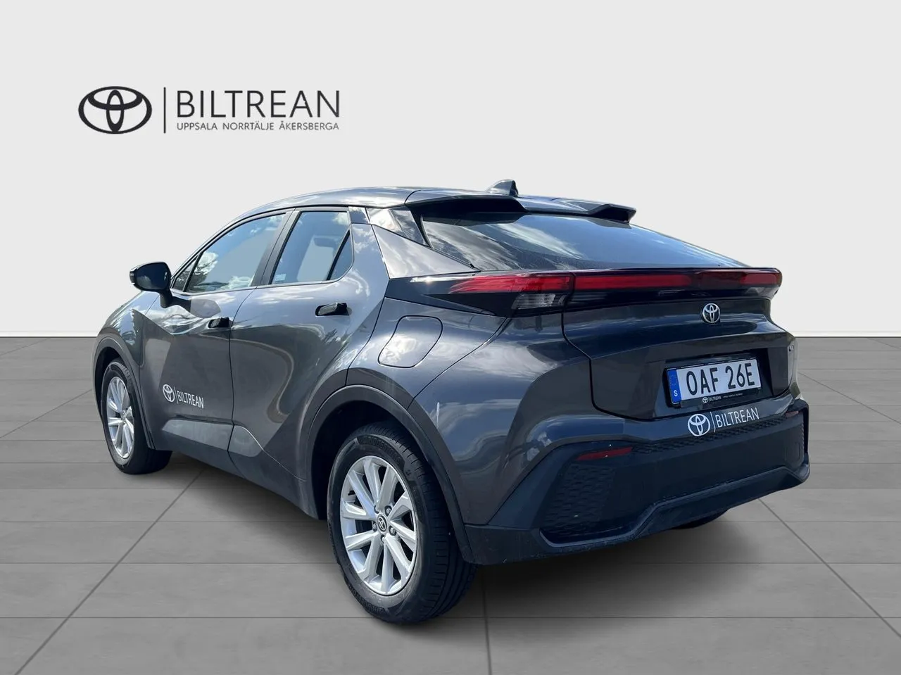 Vehicle image 3