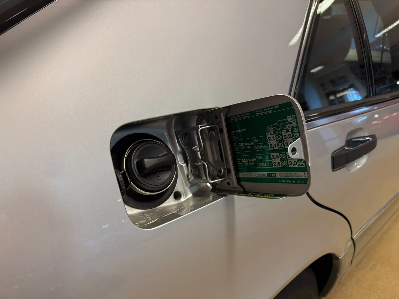 Vehicle image 30