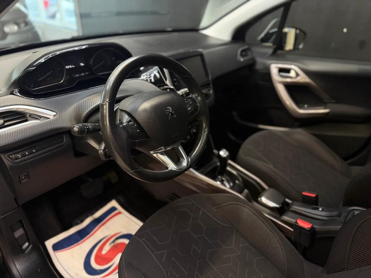 Vehicle image 6