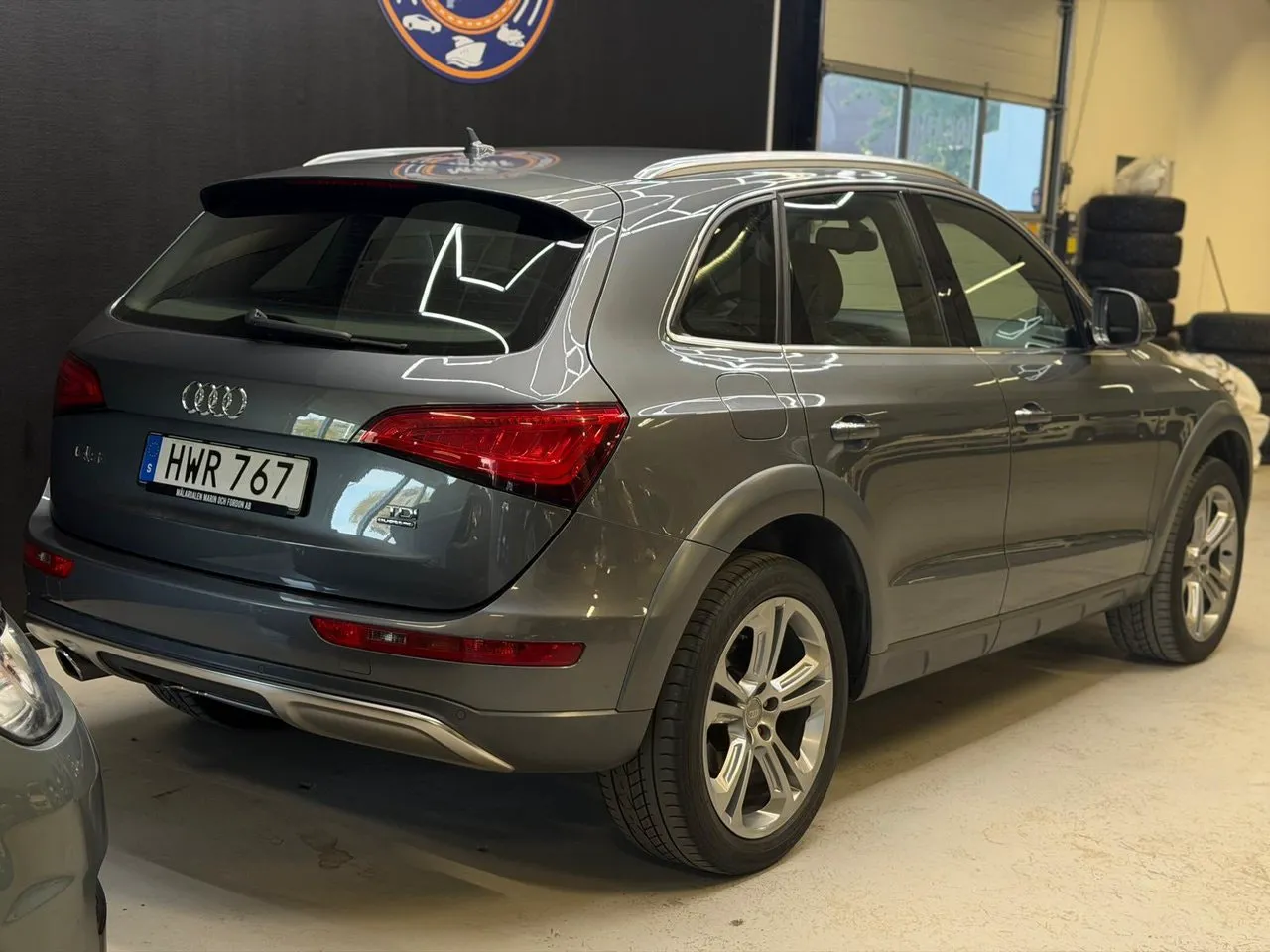 Vehicle image 19