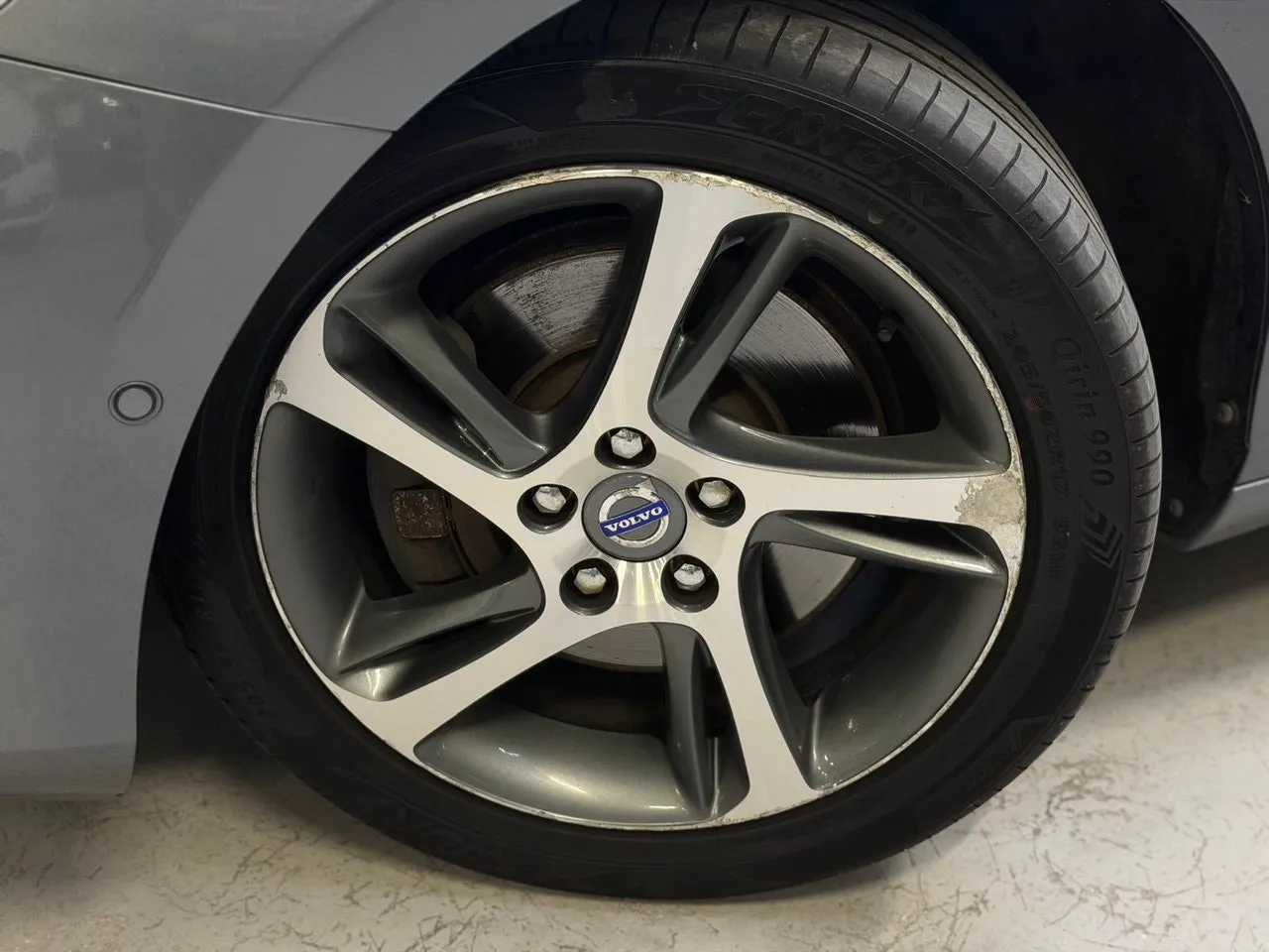 Vehicle image 17