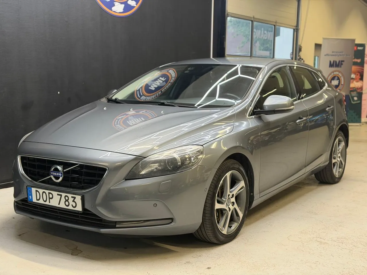 Vehicle image 4