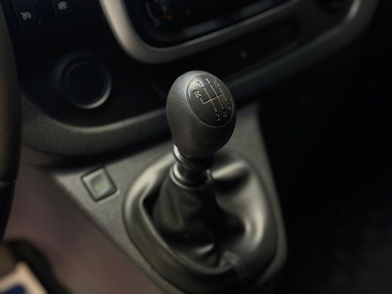 Renault Trafic bild 12