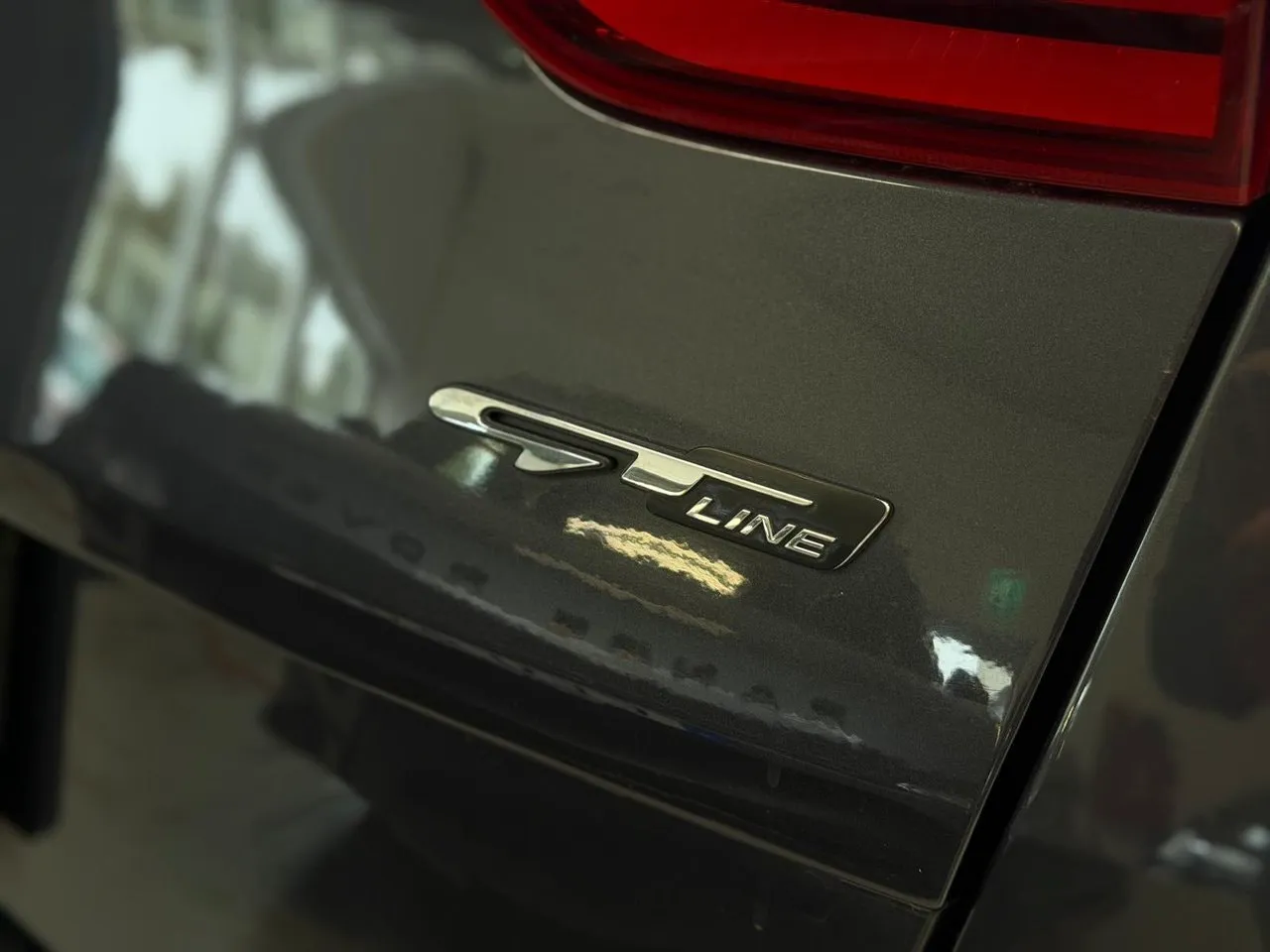 Vehicle image 18