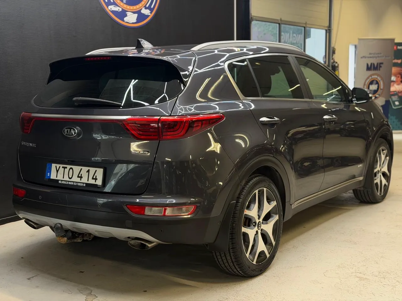 Vehicle image 21