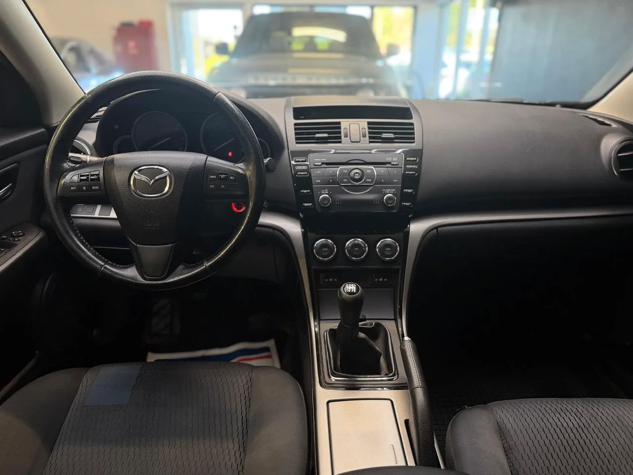 Vehicle image 7