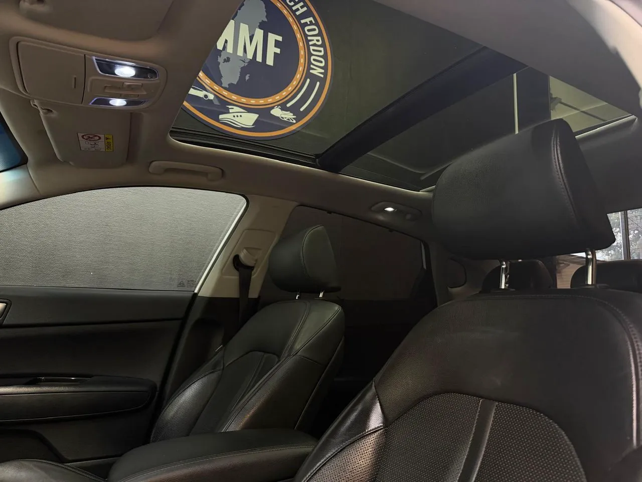Vehicle image 18
