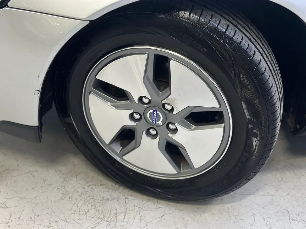 Vehicle image 17