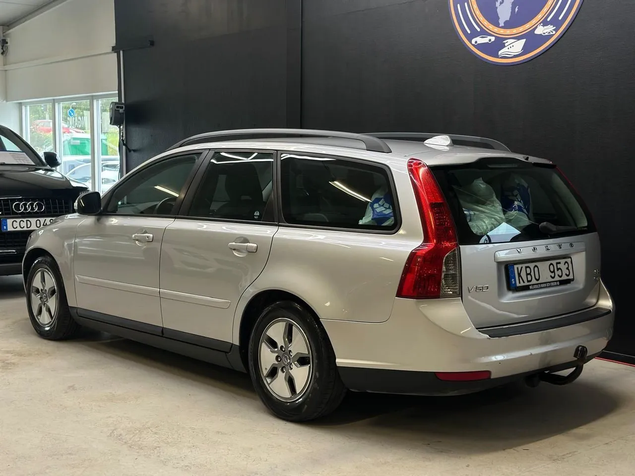 Vehicle image 18