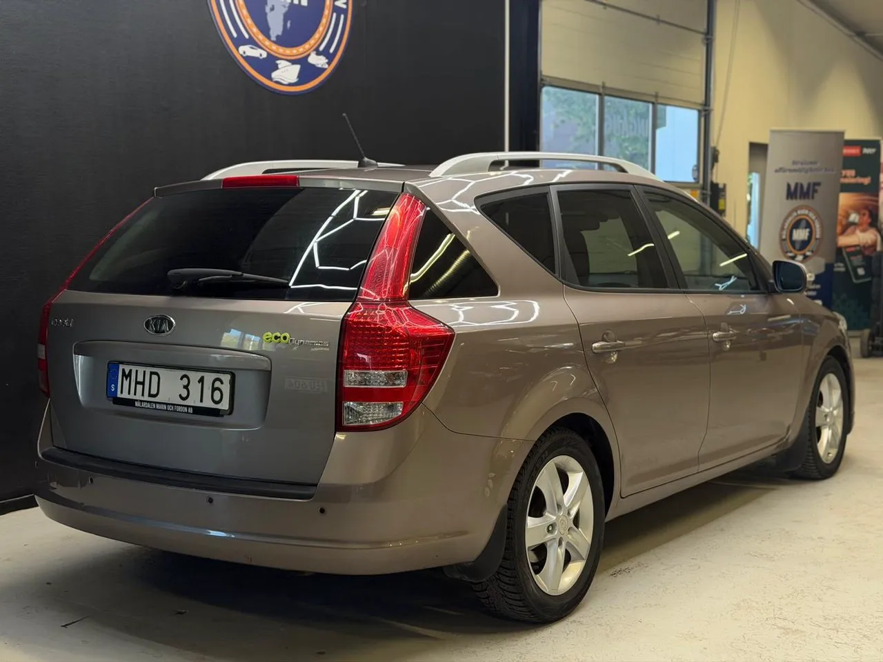 Vehicle image 20