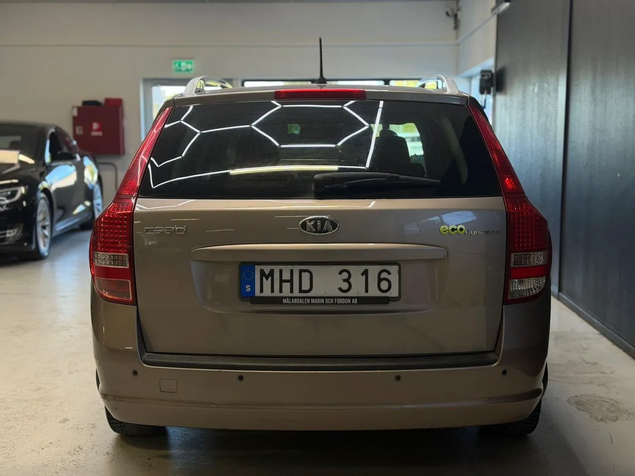 Vehicle image 21