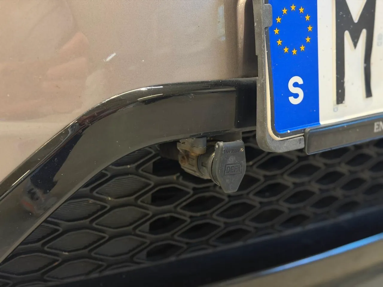 Vehicle image 18